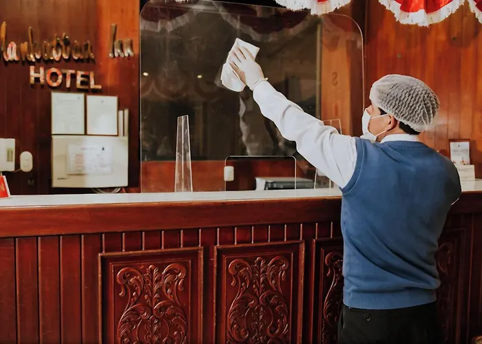 Hotel Manhattan Inn Airport Lima